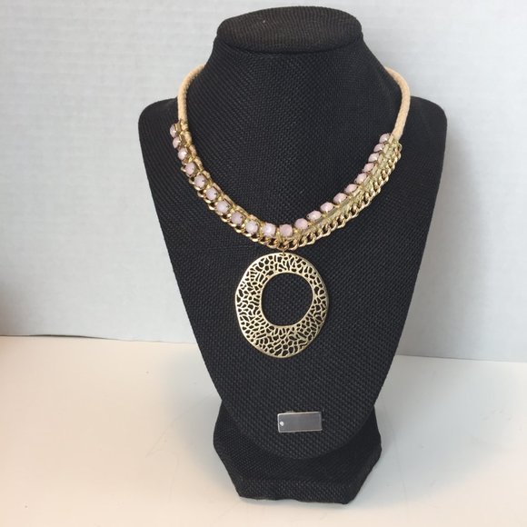 EXPRESS Statement Necklace - Picture 2 of 4